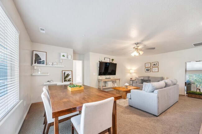 Building Photo - 35 E 150 N