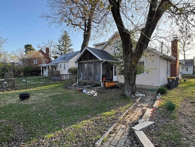 Building Photo - 520 S Eagleson Ave