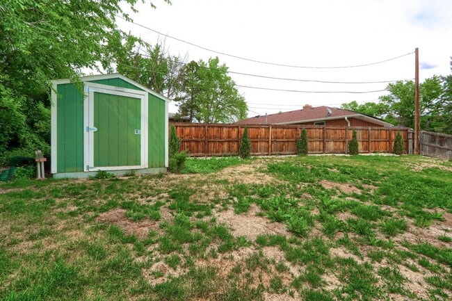 Building Photo - 4 BED 3 BATH HOUSE NEAR CREAK PARK!!!