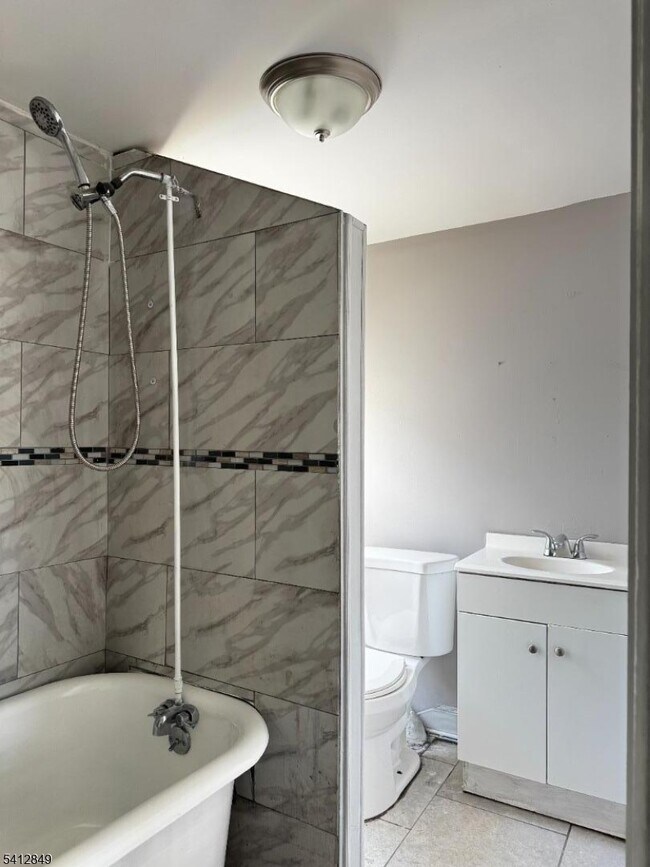 Building Photo - 15 W Emerson Ave