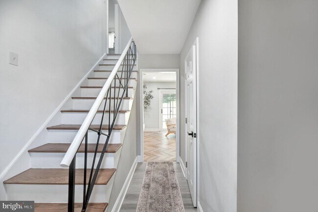 Building Photo - 8812 Churchfield Ln
