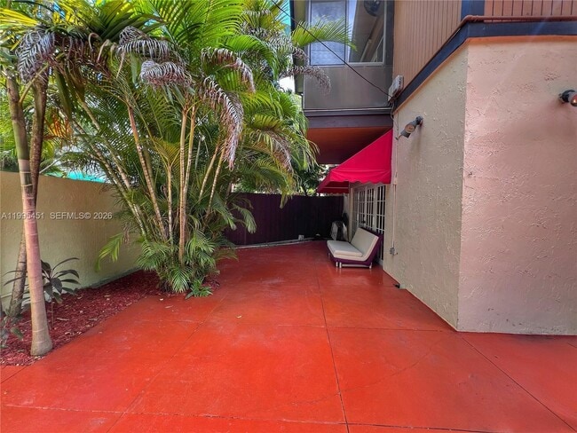 Building Photo - 1890 Brickell Ave