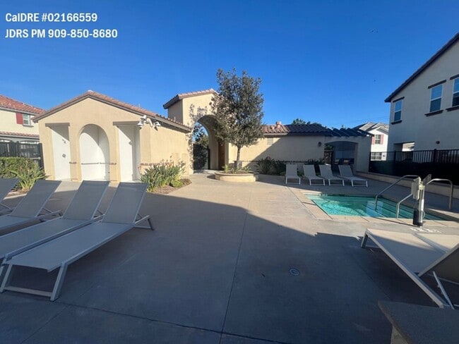 Building Photo - Price Lowered! Chino 4 Bedroom Condo