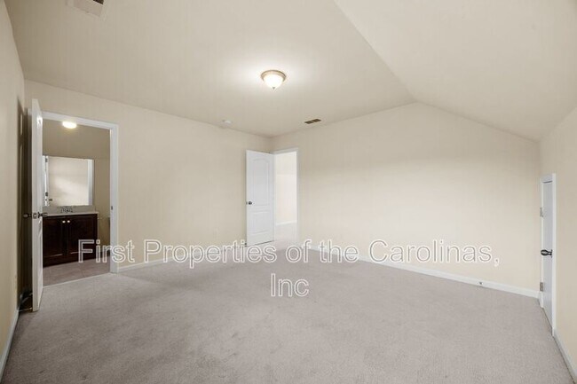 Building Photo - 6012 Thorburn Way