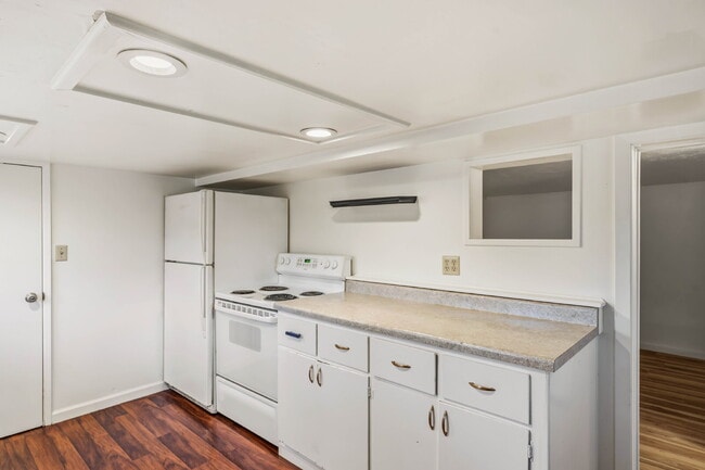 Building Photo - 248 Walker Ave