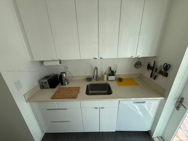 Building Photo - 901 Meridian Ave