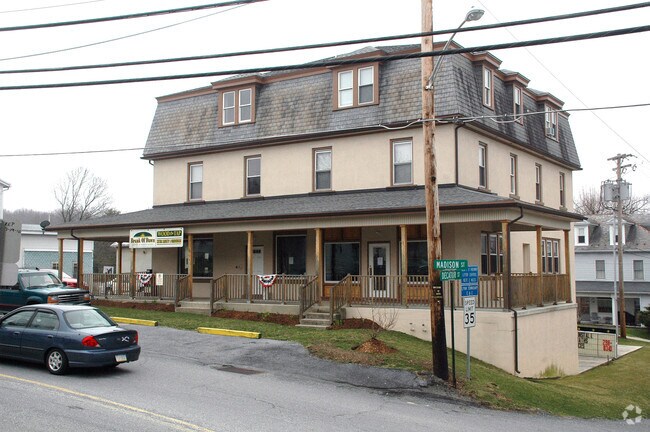 Primary Photo - 6796 Madison St