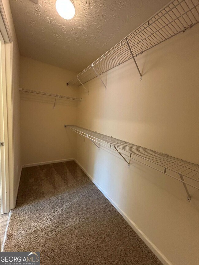 Building Photo - 607 Pecan Knoll Dr