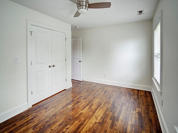 Building Photo - 142 Seldon Dr