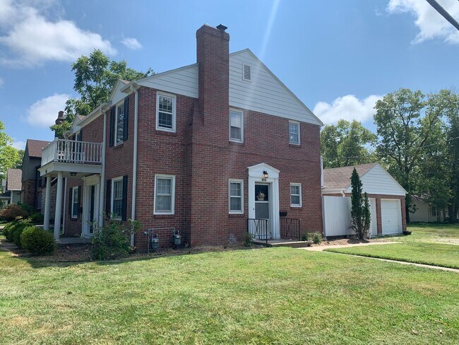 Building Photo - 918 W Stewart Rd