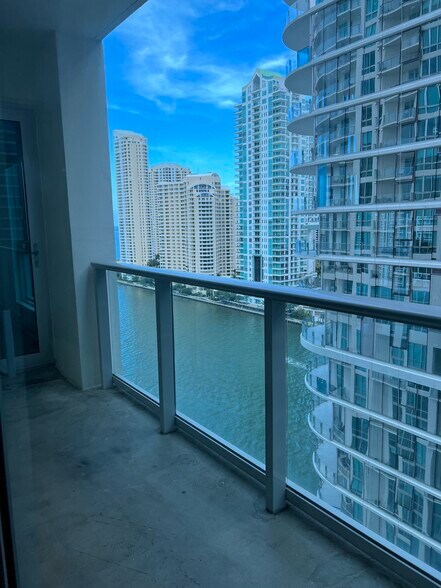 Building Photo - 300 S Biscayne Blvd