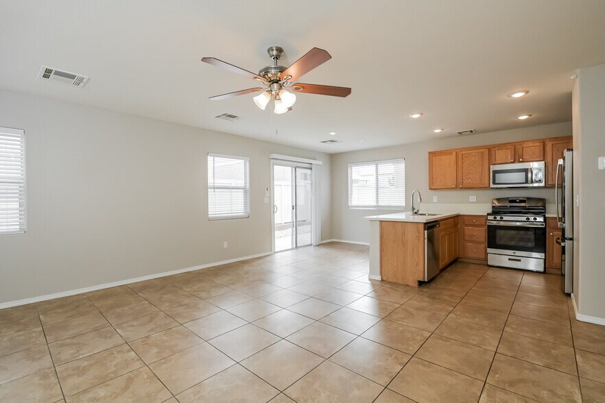 Building Photo - 11929 Fairfax Ridge St