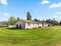 Building Photo - 9978 N Sunview Ln