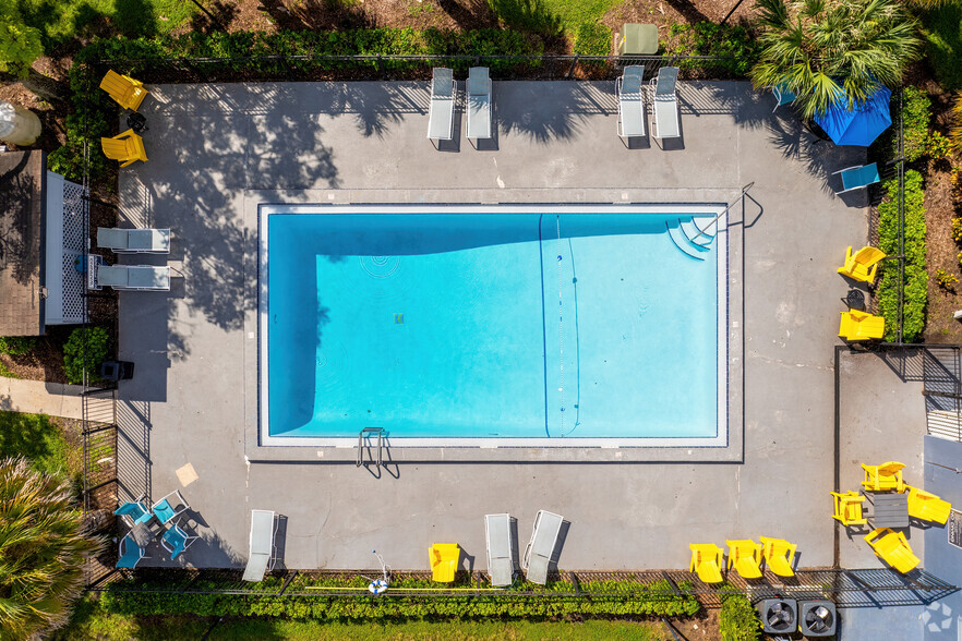Pool - Royal Isles