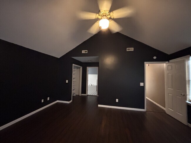 Building Photo - 1046 Trotters Blvd