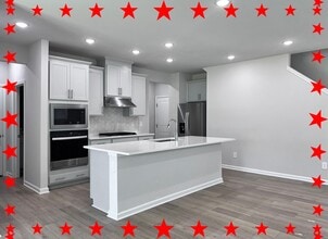 Building Photo - 258 Palm Dr