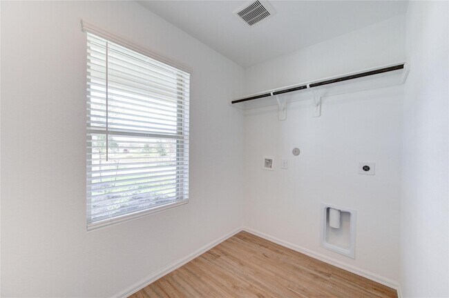 Building Photo - 4266 Barrington Cv Ln