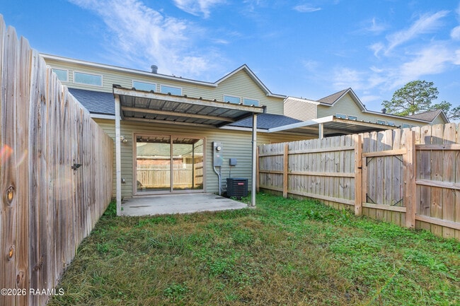 Building Photo - 111 Oak Plns Aly