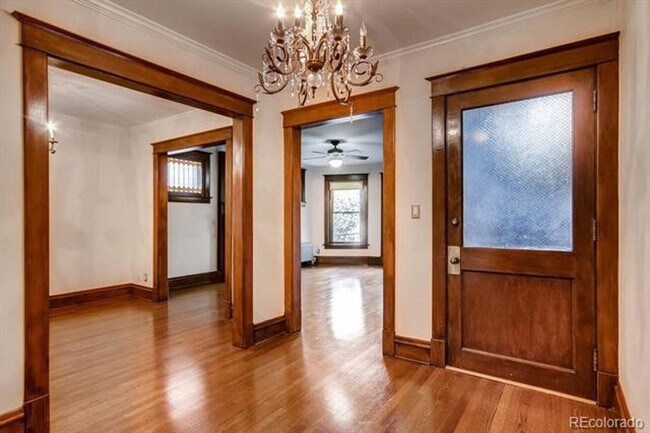 Building Photo - Uptown Capitol Hill - Secure Historic Building with Modern Updates!