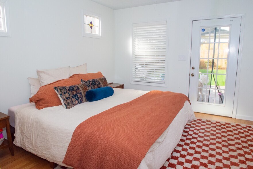 Building Photo - 870 Vera St SE