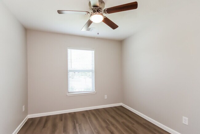 Building Photo - 20132 Langwell Dr