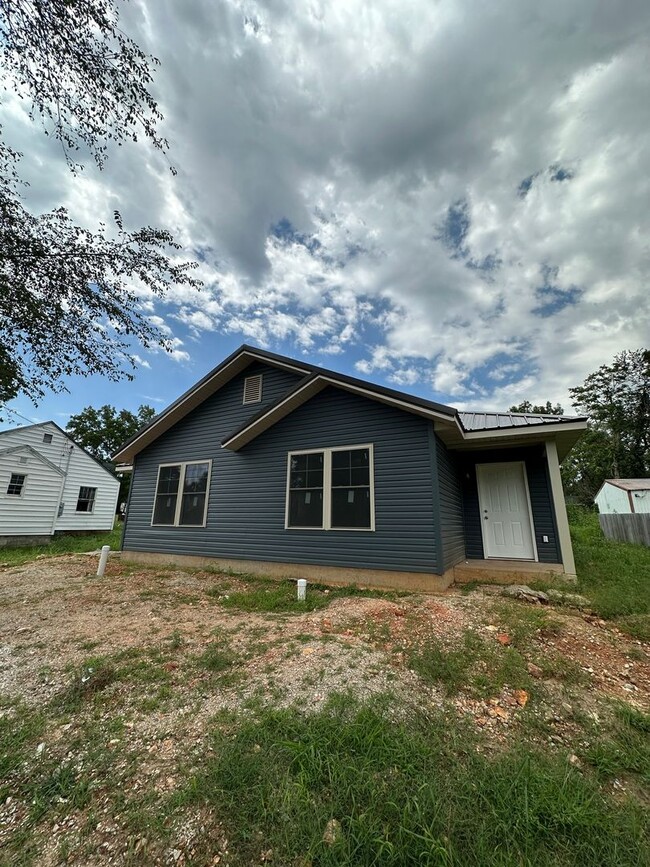 Primary Photo - BRAND NEW BUILD!!! 3 Bedroom, 1 Bathroom D...