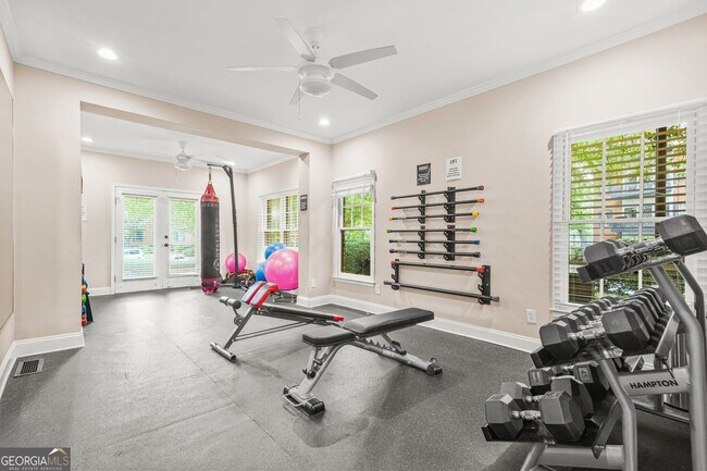 Building Photo - 27404 Plantation Dr NE
