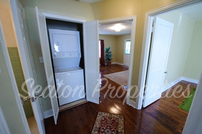 Building Photo - 2817 Boright Dr