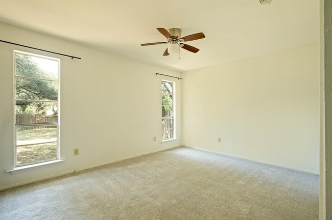 Building Photo - 9404 Shady Oaks Dr