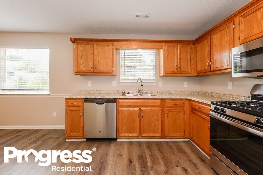 Building Photo - 317 Brookside Dr