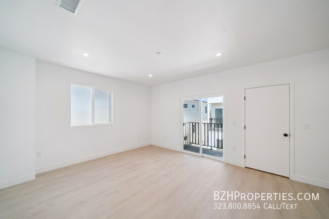 Building Photo - 5655 Case Ave