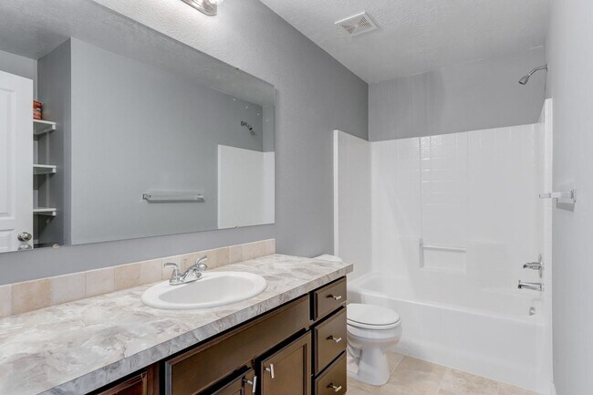 Building Photo - 4 Bed/2.5 Home In Kuna! - Pets Welcome!