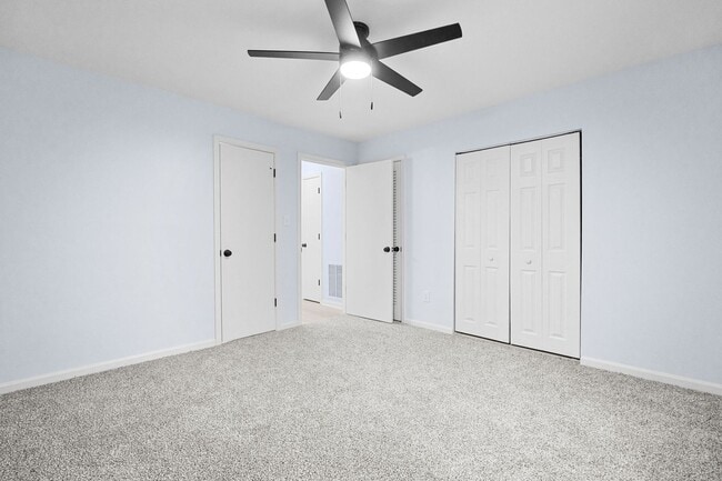 Building Photo - Fully Renovated Condo for Rent in Virginia...