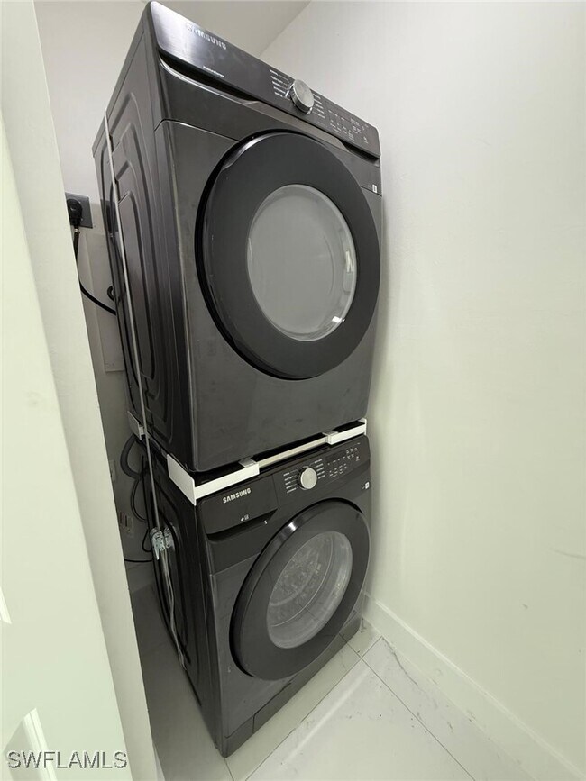 Building Photo - 937 Grant Blvd