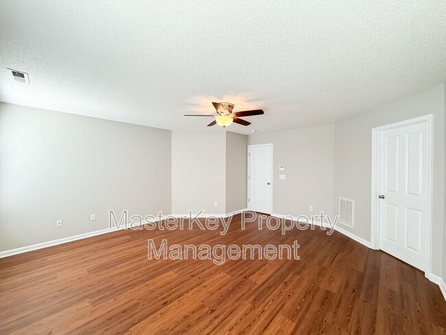 Building Photo - 6842 Harter Ct