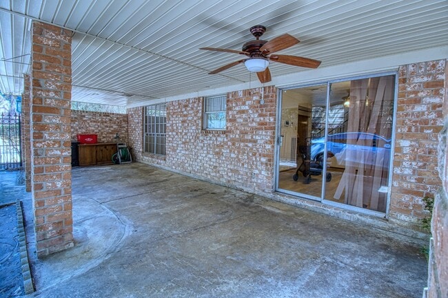 Building Photo - 5703 Havenwoods Dr