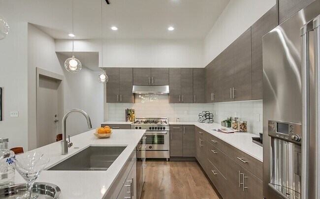 Building Photo - 3516 NE 87th St