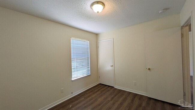 Building Photo - 6942 Falcon Dr