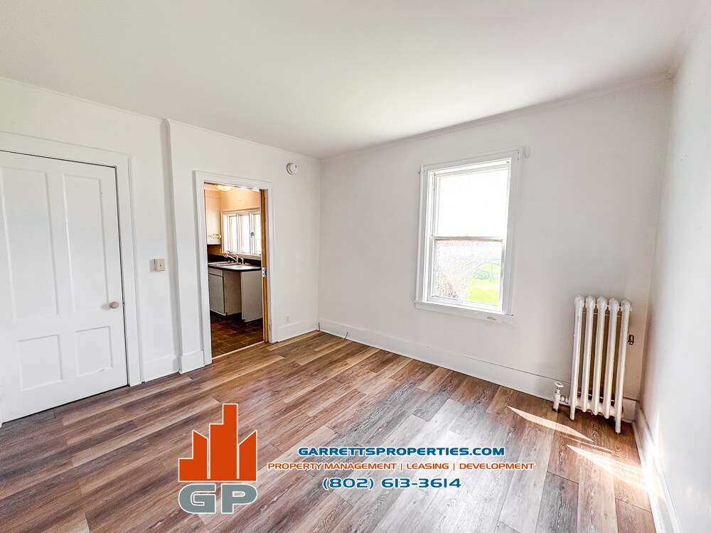 Building Photo - 16 Short St