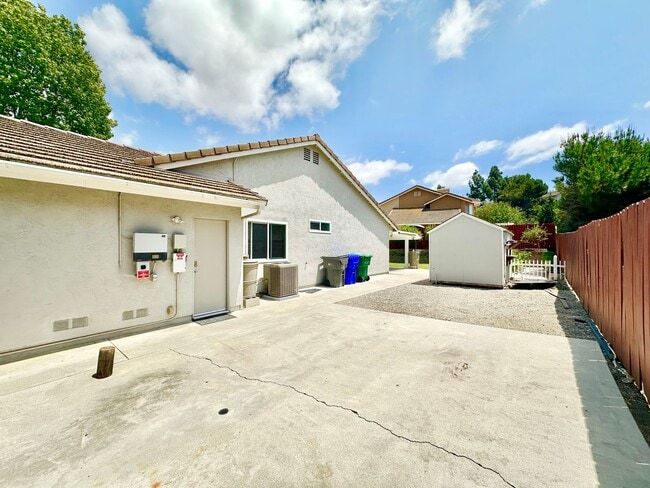 Building Photo - Wonderful Single-Story Home on Spacious Corner Lot with Privately Fenced Yard Space & Attached-Tw...