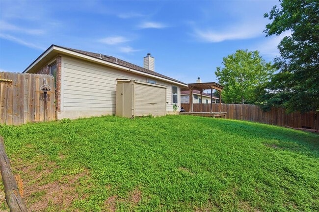Building Photo - 224 Poplarwood Dr