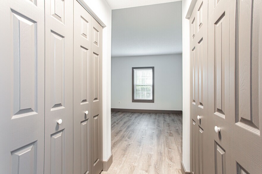 Building Photo - 1074 Peachtree Walk NE