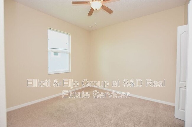 Building Photo - 5632 Aral Dr