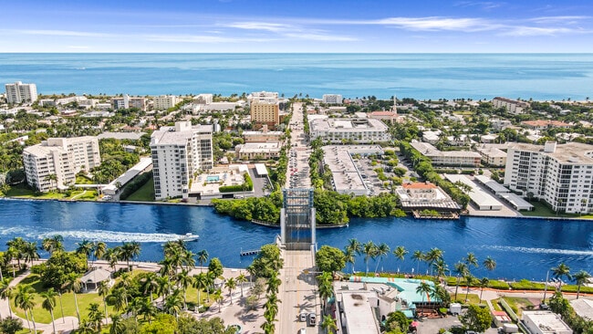 Building Photo - 100 Venetian Dr