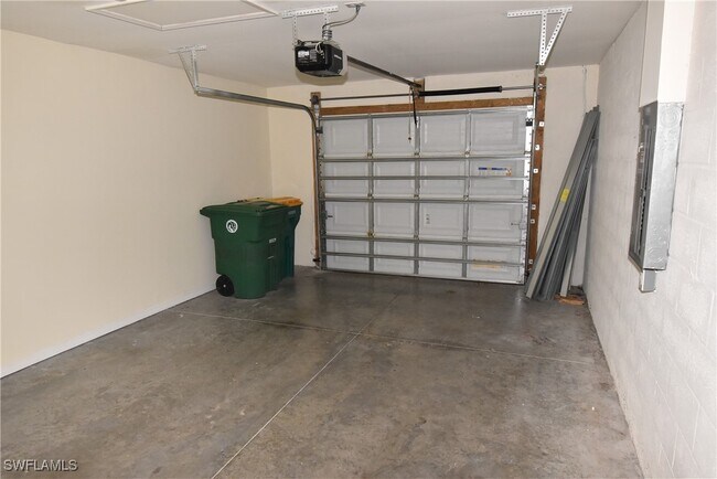 Building Photo - 1187 Highlands Rd