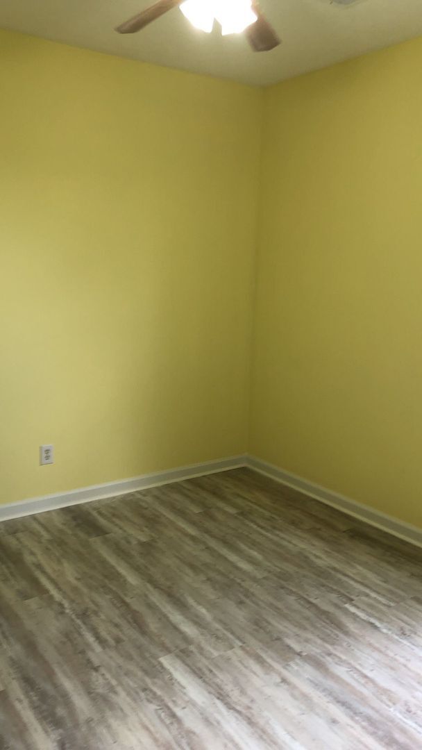 Building Photo - 500 River Oaks Dr