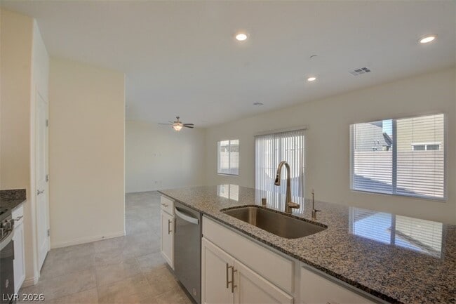 Building Photo - 7906 W Agate Ave