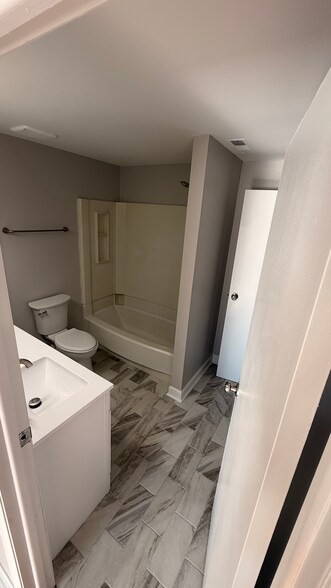 Bathroom - 1319 Peabody Dr