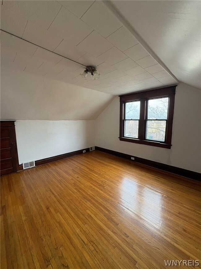 Building Photo - 189 Westminster Ave