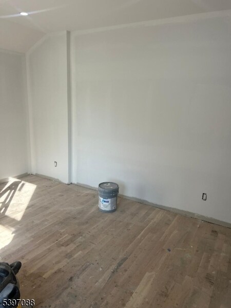 Building Photo - 616 Park Ave